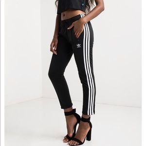 ✨ NWT Adidas Cigarette Pants ✨✨